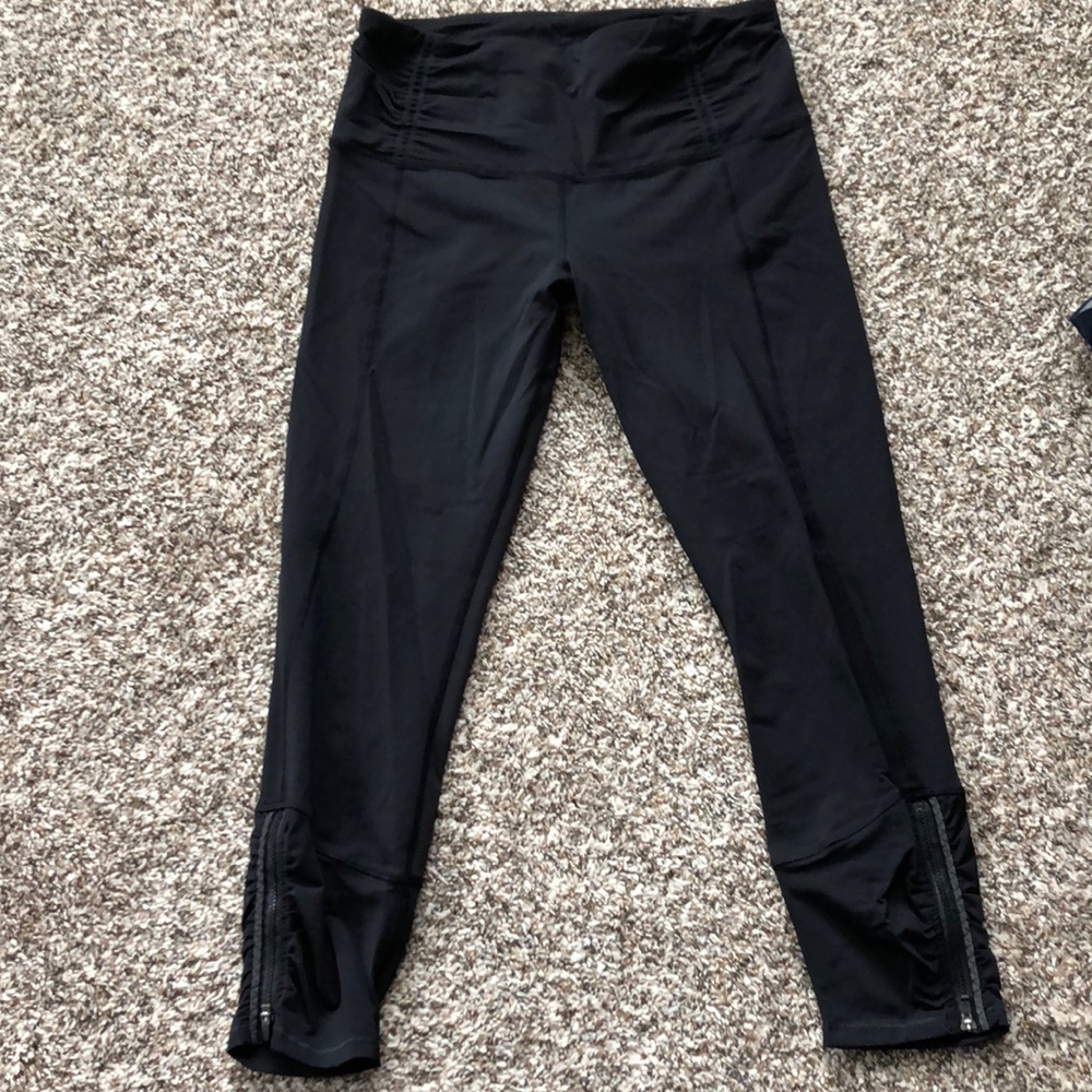 Lululemon Athletica Crop